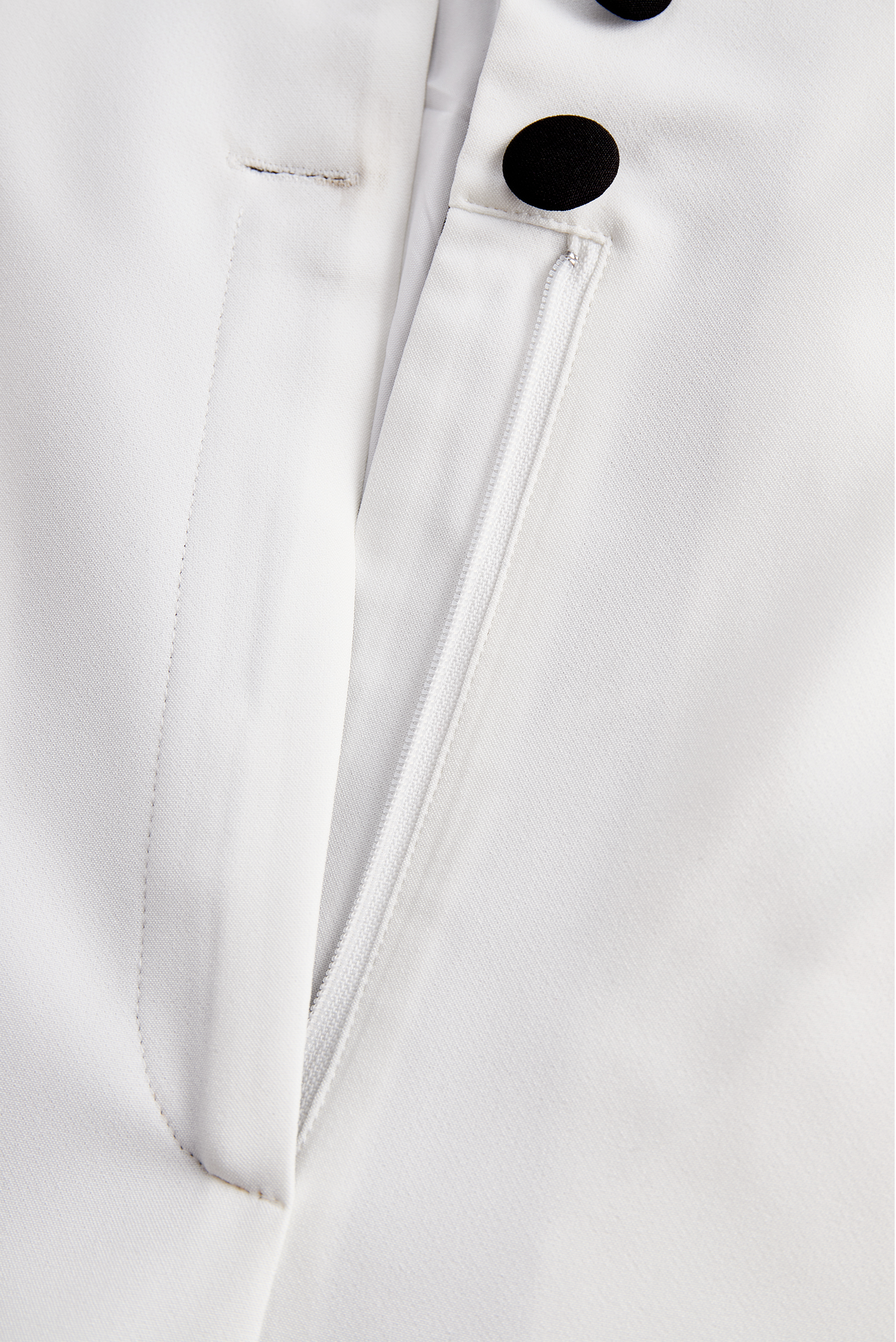 Daily Drop Mart White Black Lapel Sleeveless Jumpsuit 